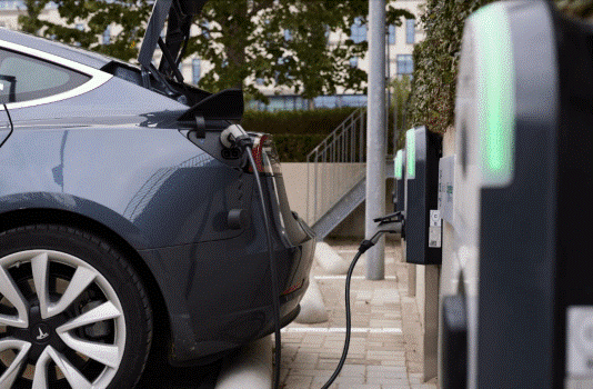Schneider Electric helpt bij kiezen van veilig laadstation voor elektrische en hybride auto’s